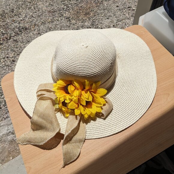 Floppy Sunflower Hat - Picture 1 of 5